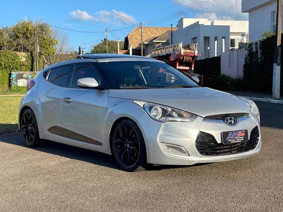 HYUNDAI VELOSTER 1.6 16V GASOLINA 3P AUTOMÁTICO HYUNDAI VELOSTER 1.6 16V GASOLINA 3P AUTOMÁTICO
